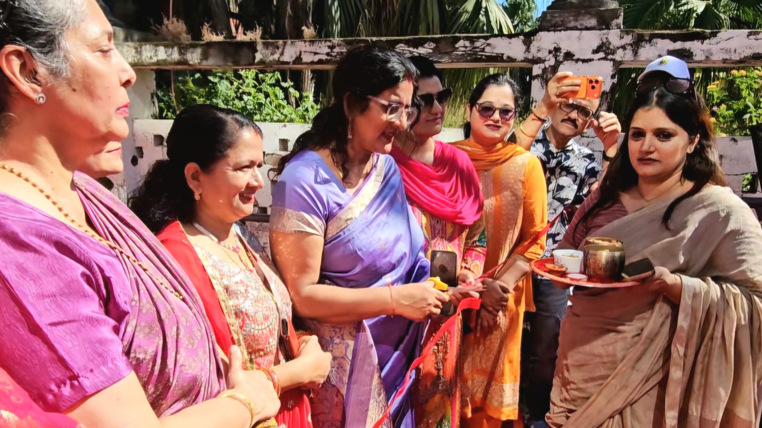 करवा चौथ पर मेहंदी के रंगों के बीच स्वावलंबन का संदेश, उपमा धीमान ने प्रशिक्षित युवतियों को दिया हुनर दिखाने का मंच