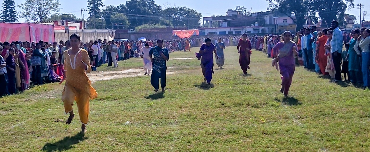 अम्ब के नारी सम्मान महोत्सव में प्रतिभाशाली बेटियां सम्मानित, महिलाओं ने प्रतियोगिताओं में दिखाया हुनर