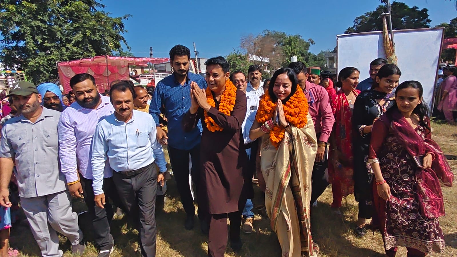 अम्ब के नारी सम्मान महोत्सव में प्रतिभाशाली बेटियां सम्मानित, महिलाओं ने प्रतियोगिताओं में दिखाया हुनर