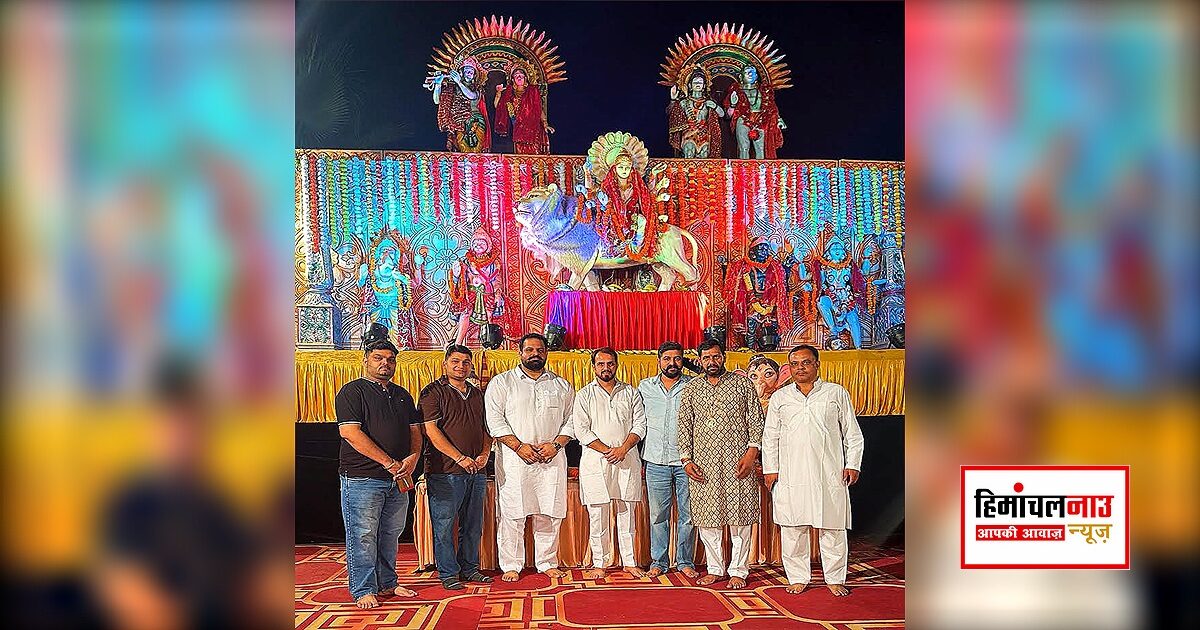 बद्दी के ओमैक्स पार्कवुड में सजा मां भगवती का दरबार, भजनों पर देर रात तक झूमे श्रद्धालु