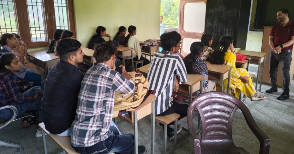कैरियर निर्माण के साथ कौशल एवं उद्यमिता विकास पर विद्यार्थियों को किया जागरूक