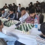 चम्बा में दशहरा शतरंज प्रतियोगिता में भाग लेते खिलाड़ी