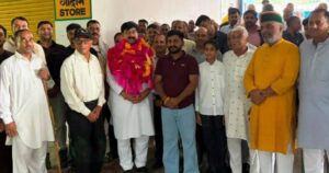 छपरोह में ओपन जिम का उद्घाटन करते विधायक विवेक शर्मा