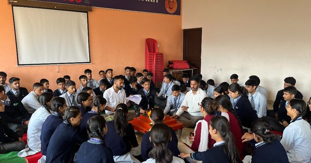 डीएवी स्कूल राजगढ़ में नवरात्रि हवन, विद्यार्थियों को नैतिक मूल्यों की सीख
