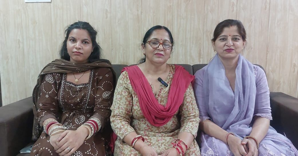 Employee / करवाचौथ पर पुरुष कर्मचारियों को भी अवकाश, ऊना में फैसले का स्वागत