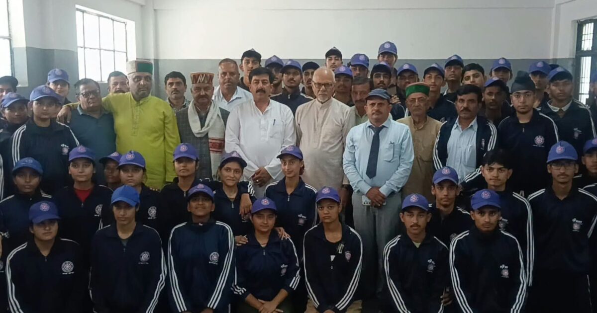 दो लाख रुपये से हटली स्कूल में बनेगा मंच, विधायक विवेक शर्मा ने की घोषणा