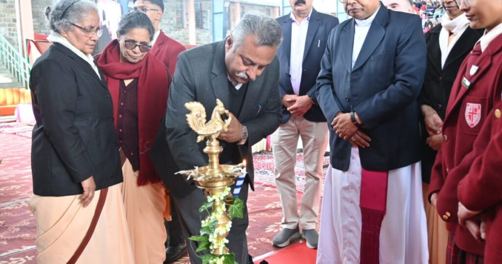 डलहौजी में सेक्रेड हार्ट स्कूल के समारोह को संबोधित करते शिक्षा मंत्री रोहित ठाकुर