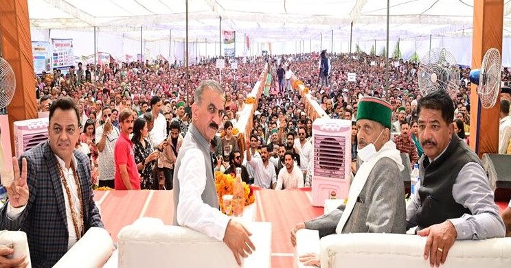 पुरानी पेंशन योजना और आउटसोर्स कर्मचारी नीति पर मुख्यमंत्री का बयान