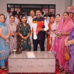 ऊना में जन्मदिन मनाते उप मुख्यमंत्री मुकेश अग्निहोत्री