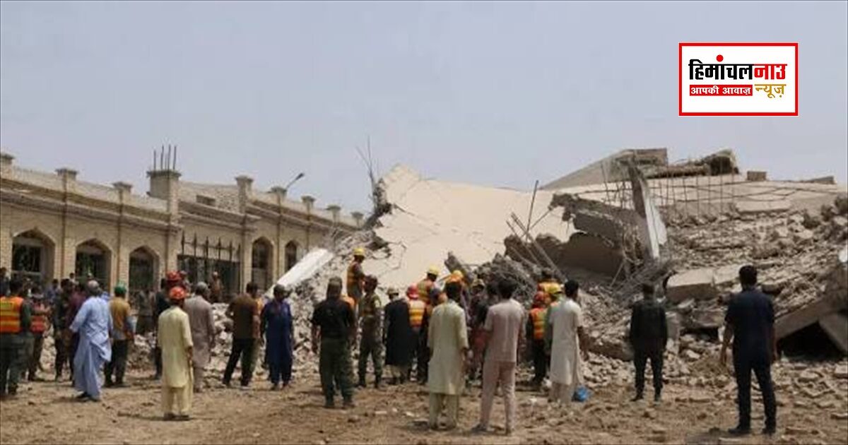 हादसा / पेशावर में कक्षा के दौरान स्कूल की छत ढही, 20 बच्चों समेत 21 की मौत