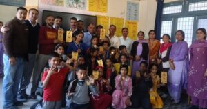 राजगढ़ रंगोत्सव में प्रतिभा प्रदर्शित करते विद्यार्थी
