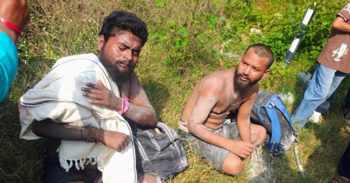 साधुओं का रूप धारण कर राहगीरों को ठगने का प्रयास, दो युवक पकड़े