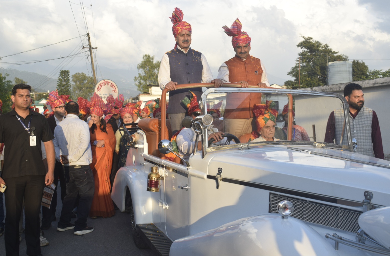 शाहपुर दशहरा उत्सव-2026 का भव्य आगाज, पूजा-अर्चना के बाद निकली शोभा यात्रा