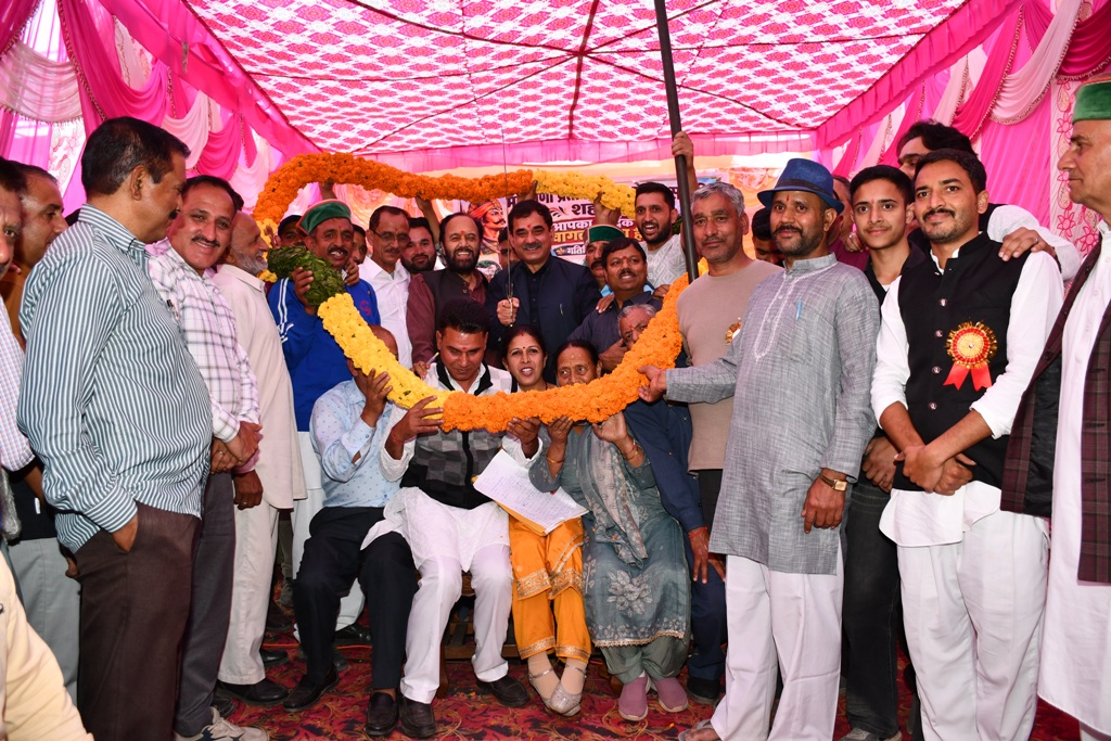 शीतलाघाटी में सामुदायिक भवन की आधारशिला, विकास कार्यों के लिए विधायक ने की कई घोषणाएं