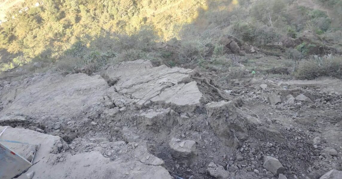 Traffic Diversion / NH-205 पर सड़क धंसने से बदले रूट, जानें बिलासपुर-शिमला के वैकल्पिक मार्ग