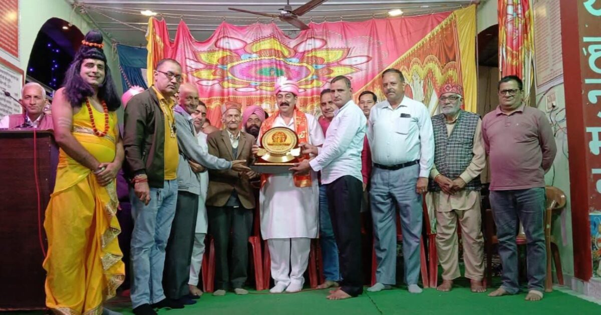 हटली रामलीला में विधायक विवेक शर्मा ने की कई घोषणाएं, कमरे के लिए देंगे दो लाख रुपये